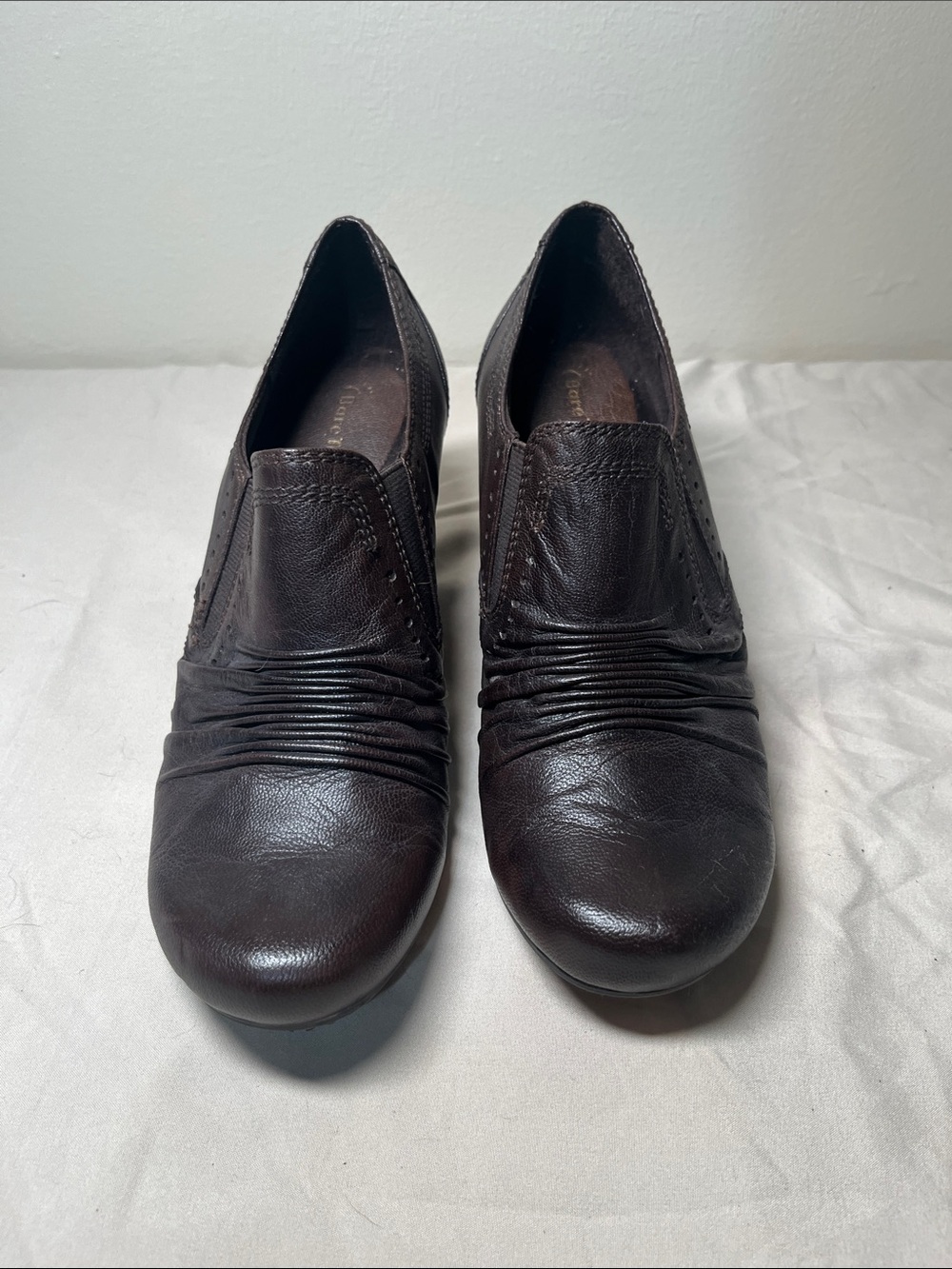 BareTraps Women's Dark Brown Ruched Leather Slip-On Heels